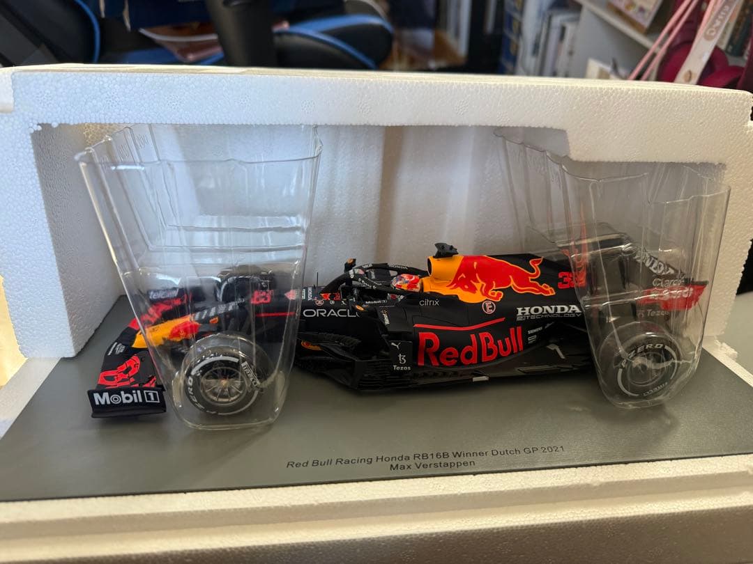 ミニカー Spark 1/18 Red Bull Racing Honda RB16B