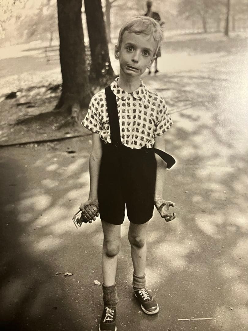 ダイアンアーバスDiane arbus 25周年記念版　写真集