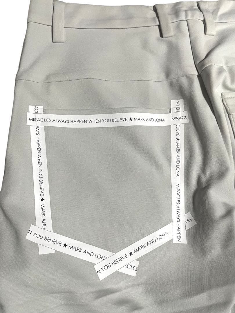 ✴︎新品✴︎ MARK & LONA ライトグレーストレッチパンツ　44(Ｓ)伸縮