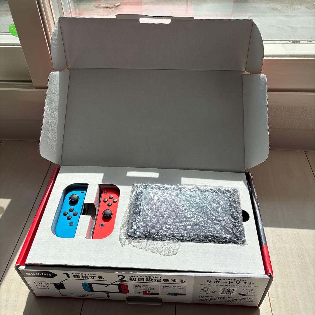 k*様 Nintendo Switch 本体 青赤ジョイコン付き
