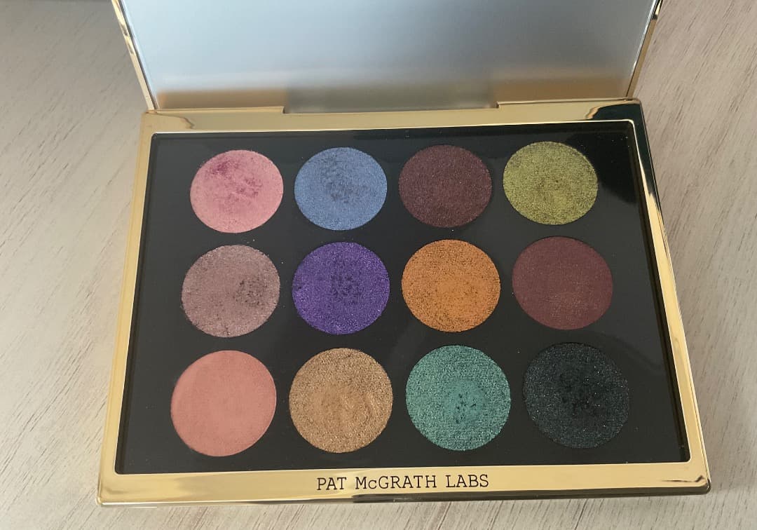 【みうちゃん】パットマグラス Mega EyeShadowPalette