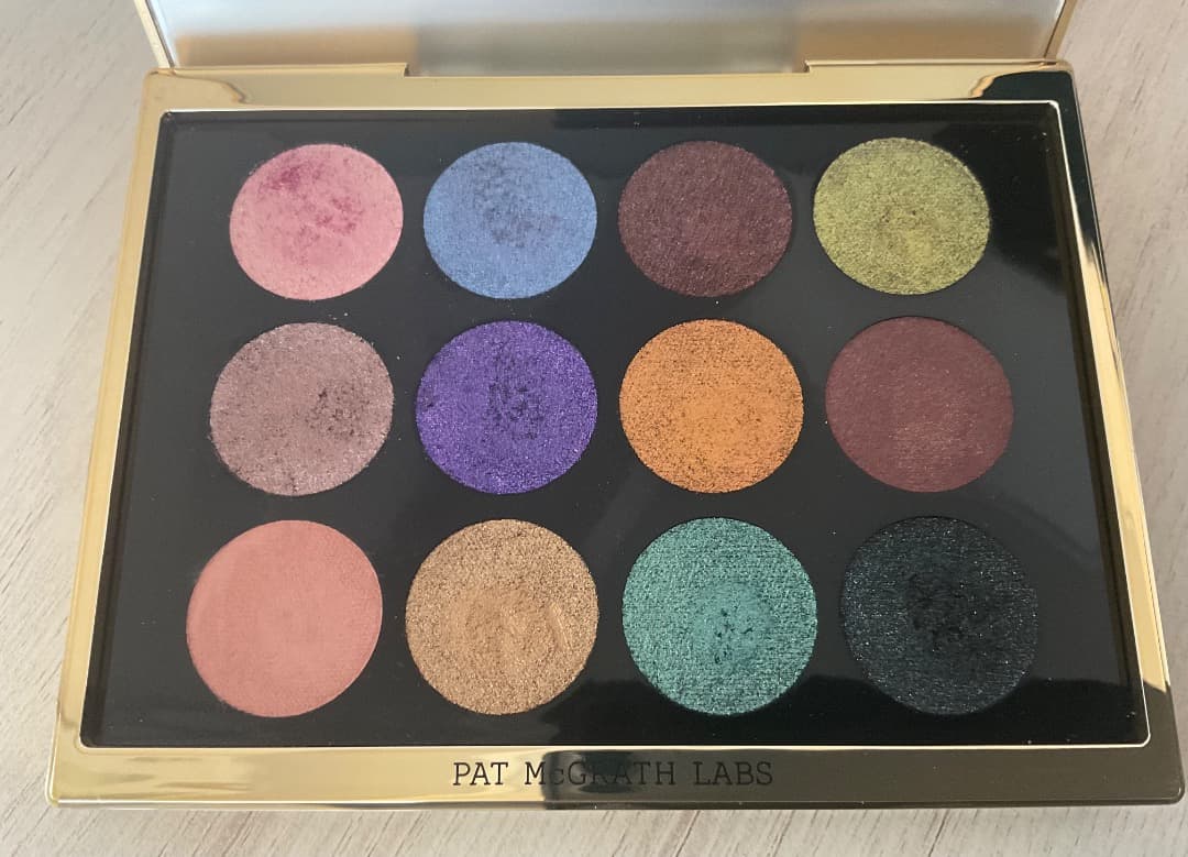 【みうちゃん】パットマグラス Mega EyeShadowPalette