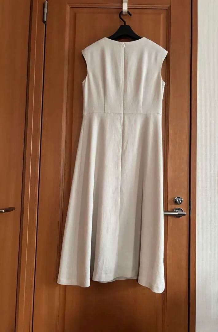 現行品 UNTITLED 【洗える】ドライタッチワンピース グレージュ色 日本製