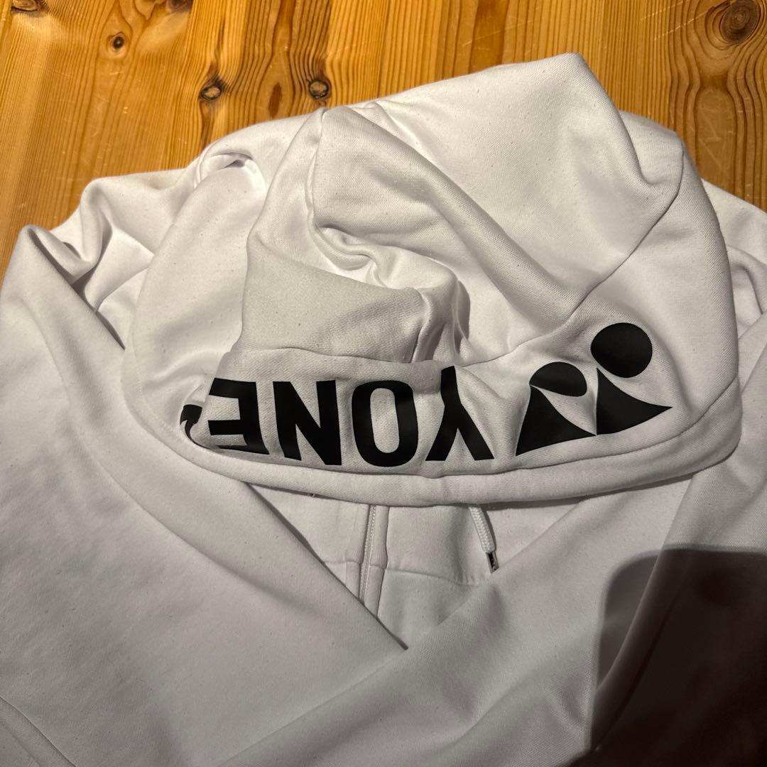 YONEX ジップパーカー　(完売品)