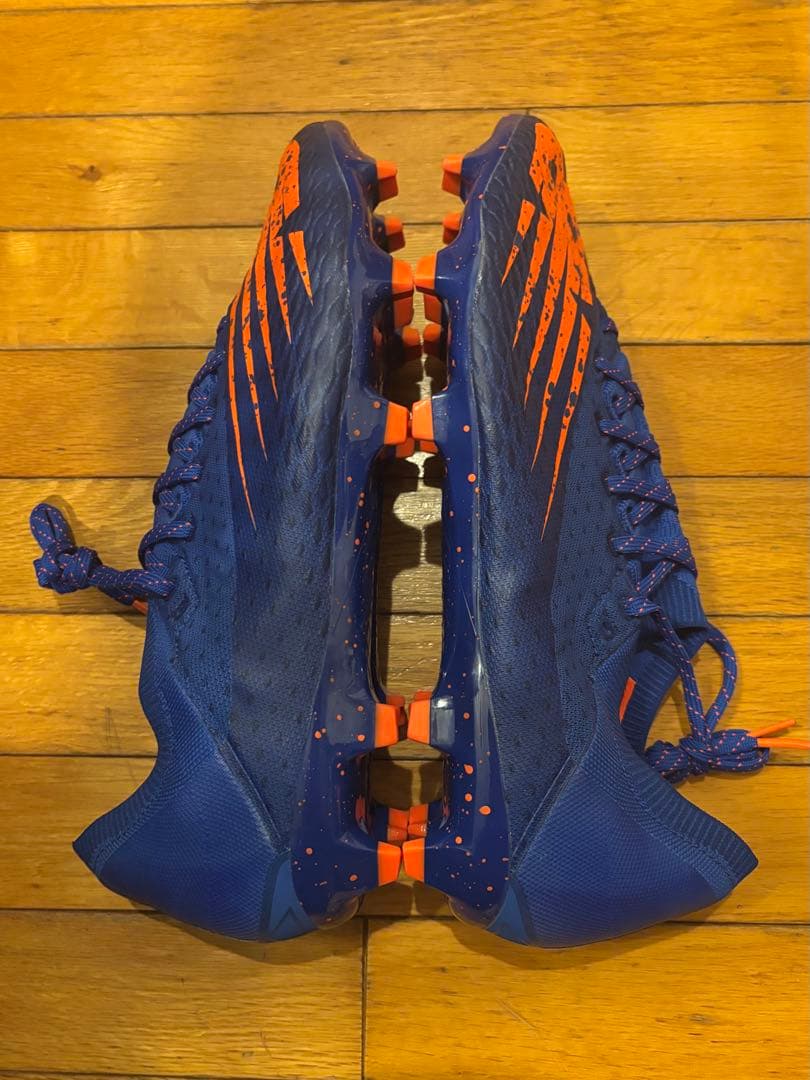 ニューバランス「FURON V6 PRO HG」のコバルト×オレンジ　28.5
