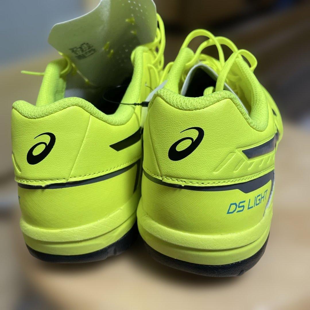 新品　アシックス　サッカー　トレシュー　DS LIGHT CLUB