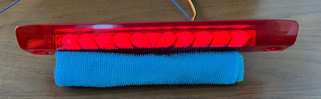 AVEST VerticalArrow ハイマウントストップランプ レッド 中古