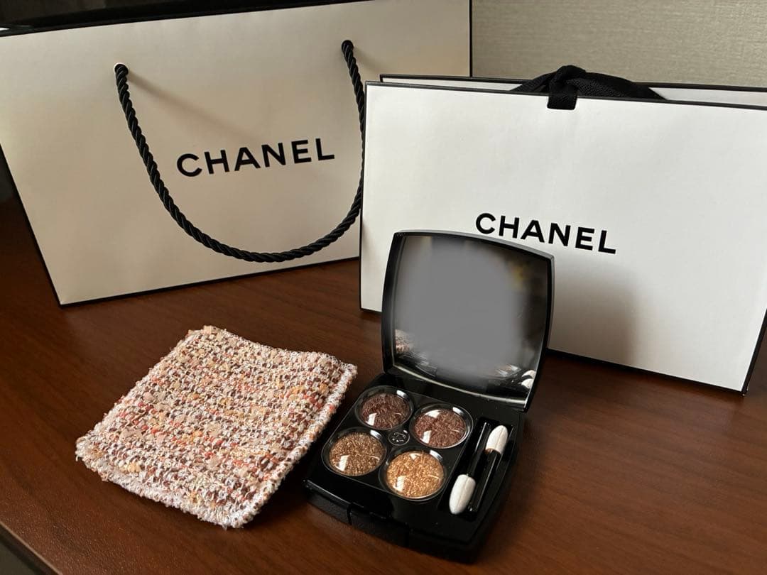 CHANEL レキャトルオンブルツイード 01 ツイードキュイヴレ アイシャドウ