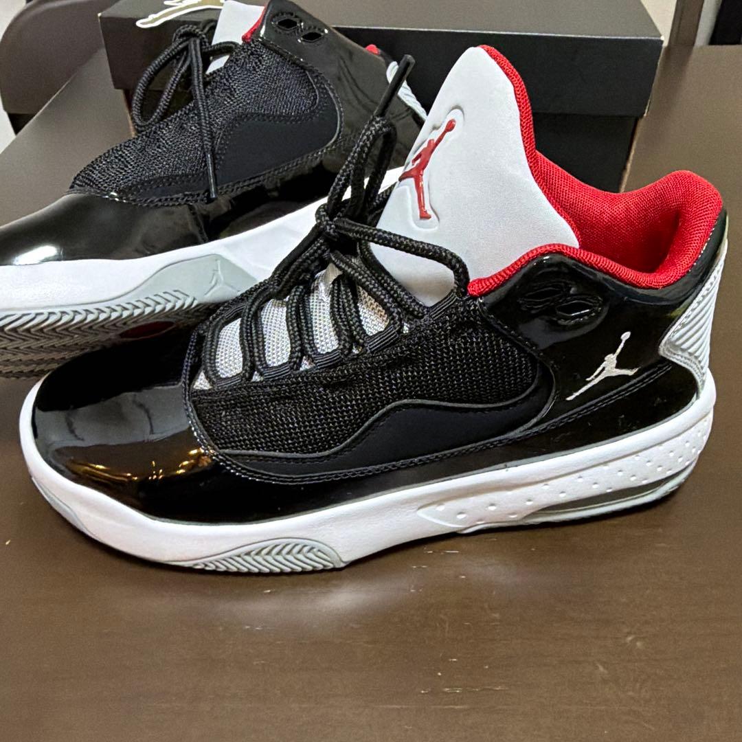 シューズ(女性用) Jordan Max Aura 2 (GS) 7Y