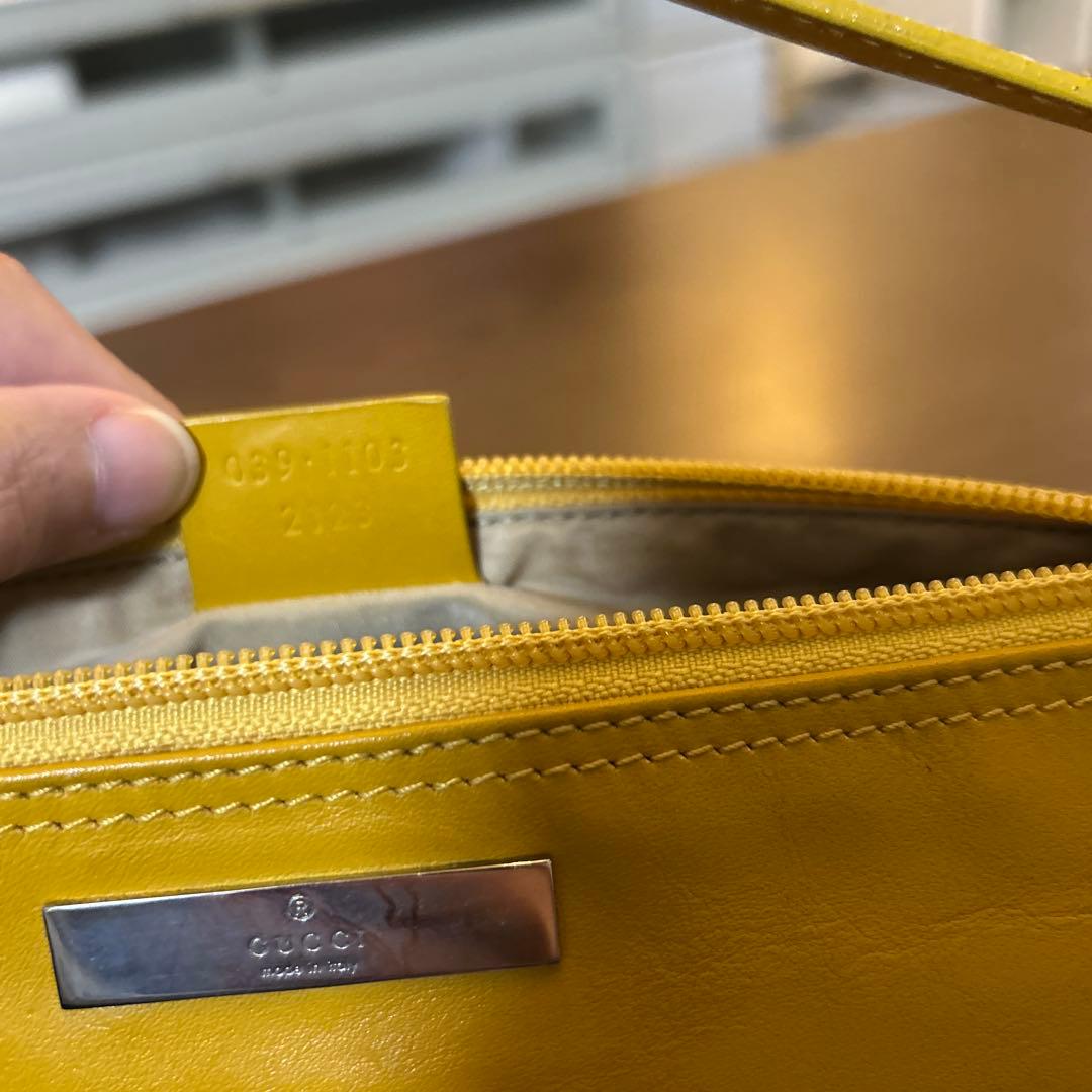 GUCCI アクセサリーポーチ イエローレザーミニバッグ