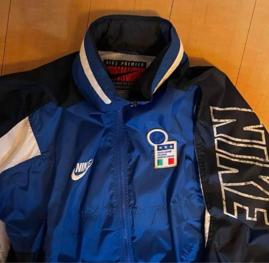 Nike ナイロンジャケット イタリア　サイズL