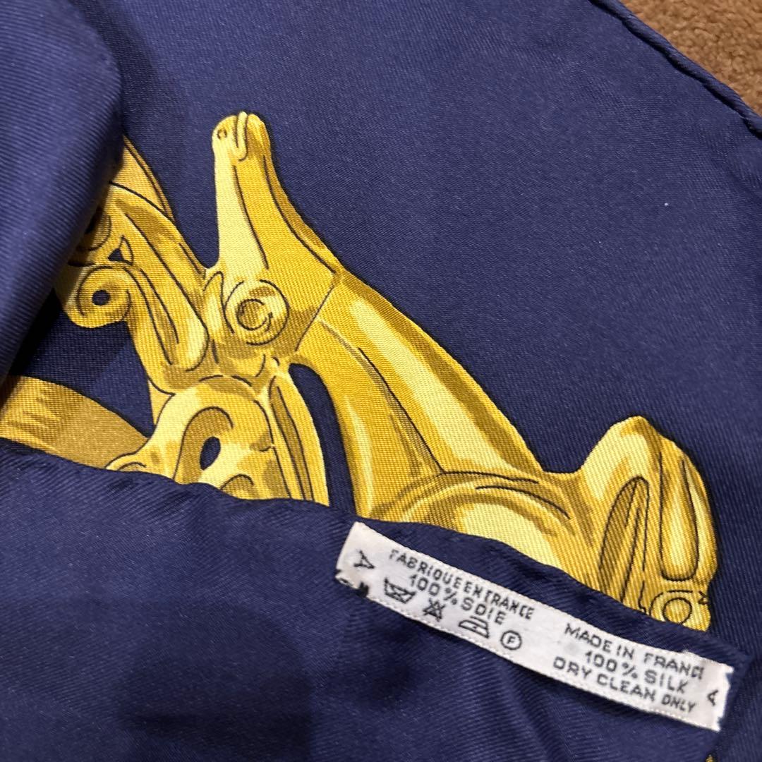 【美品】HERMÈS LES CAVALIERS D'OR シルクスカーフ
