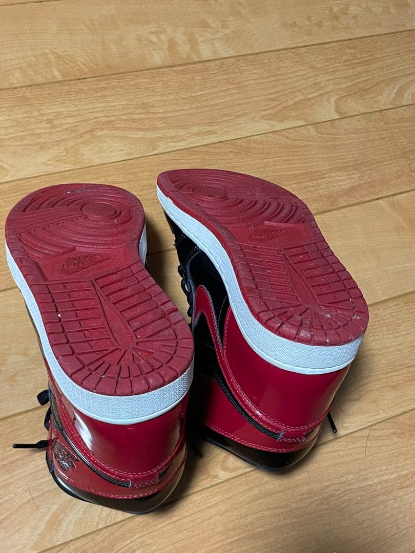 パテントブレッド　Nike Air Jordan 1 赤黒
