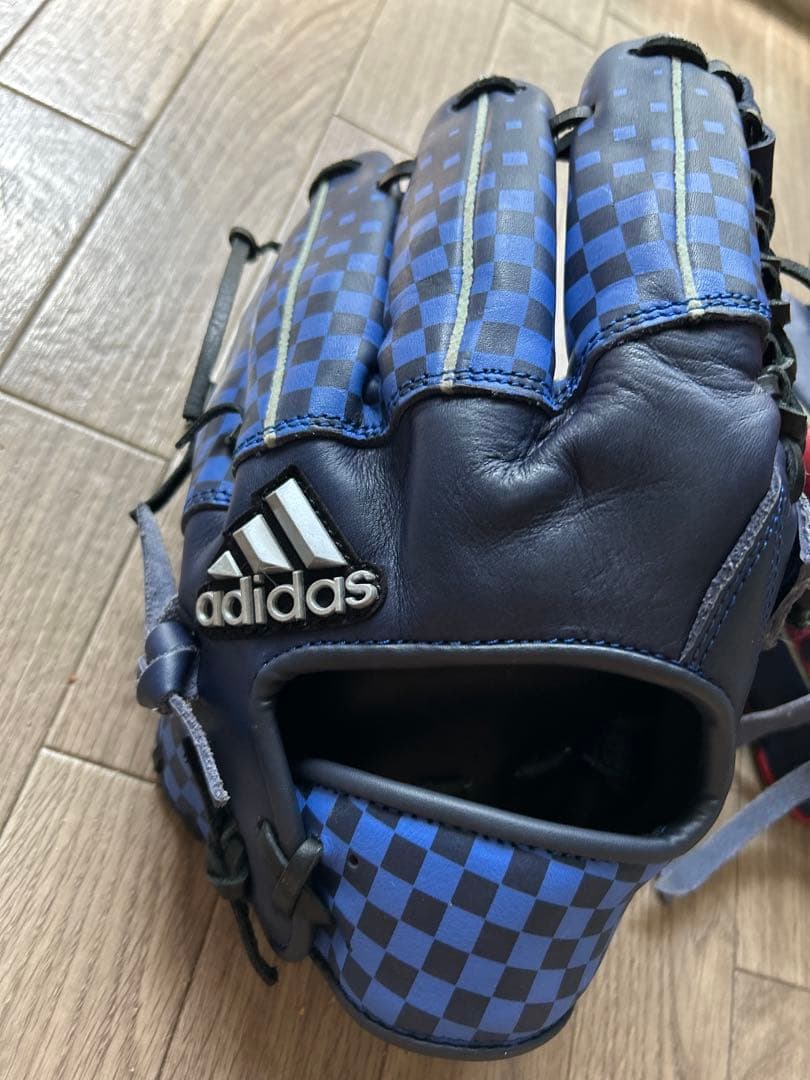 し*ま様 adidas 廃盤品　数量限定発売 ドット・デザイングローブ 赤と青２