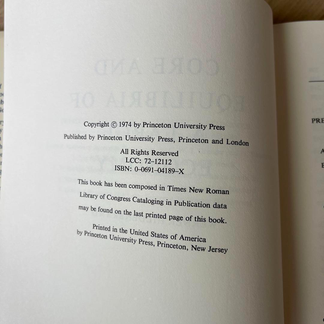 洋書 Core and Equilibria of a Large Economy