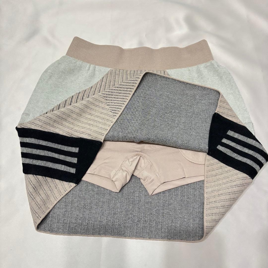 新品adidasゴルフ　アシンメトリークルーネックセーター　ニットスカート