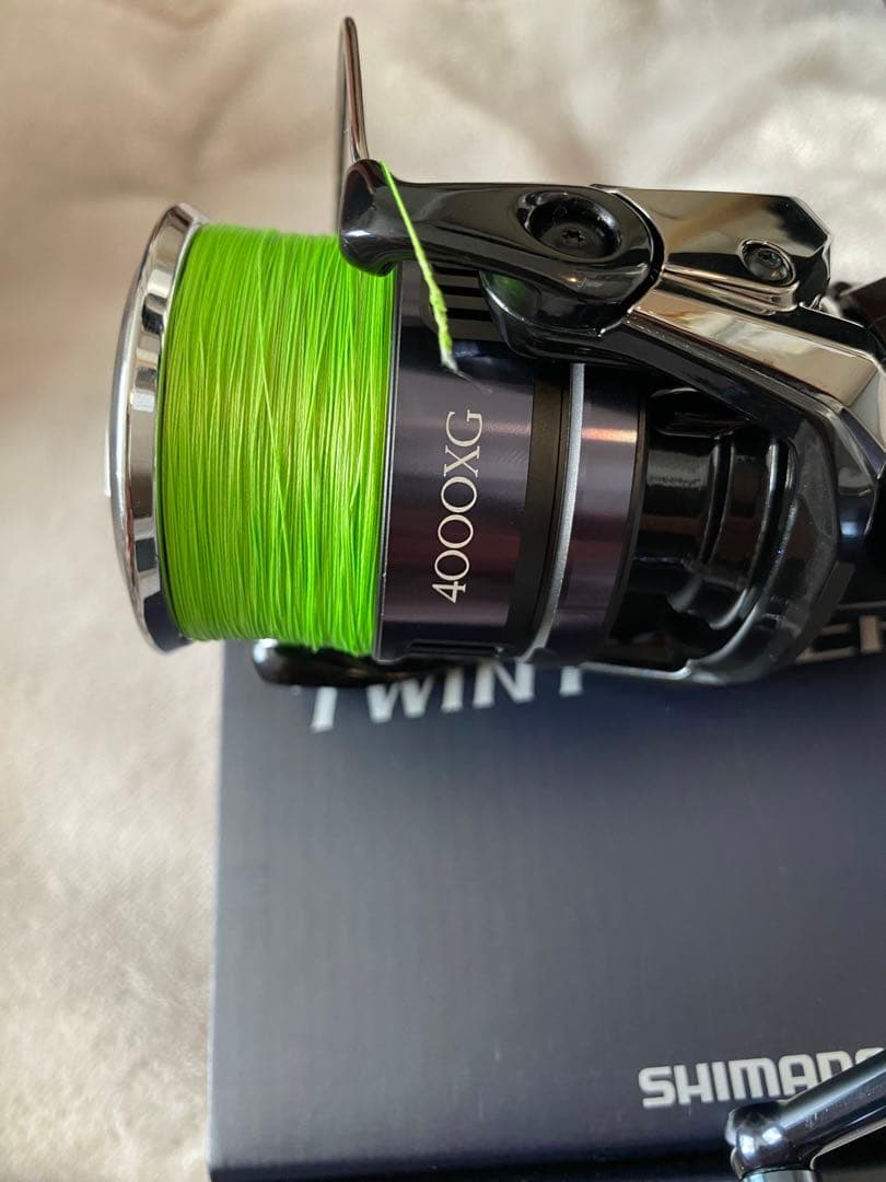 SHIMANO 25ツインパワー XD 4000XG 釣具　リール