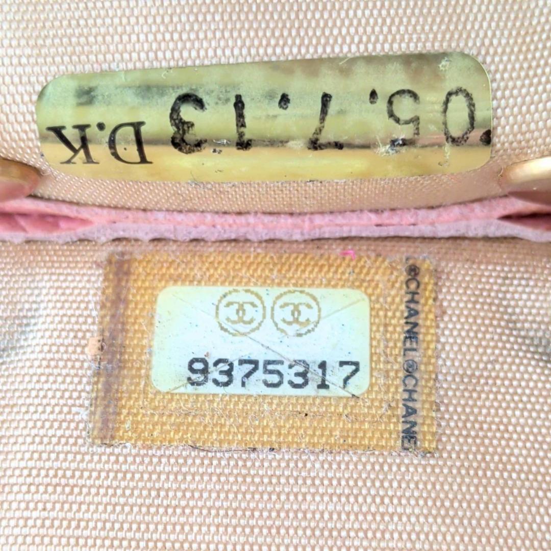 CHANEL ピンク レザー キーケース　キャビアスキン