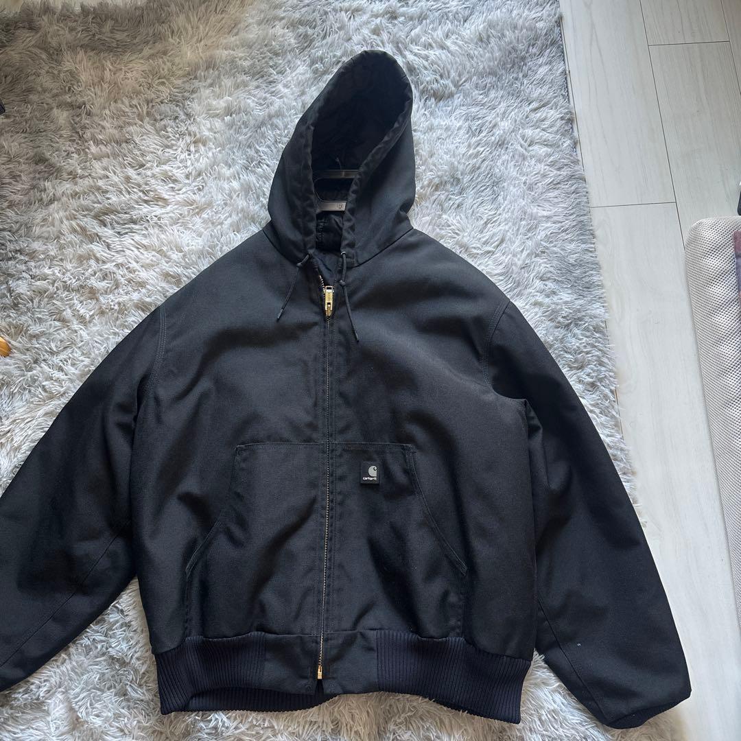 Carhartt フード付きブラックジャケット