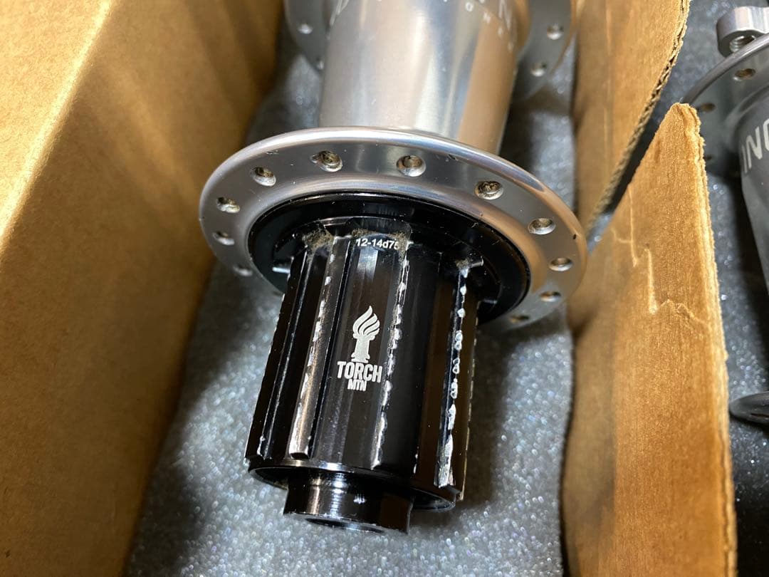 industry nine Torch 前後ハブセットDH