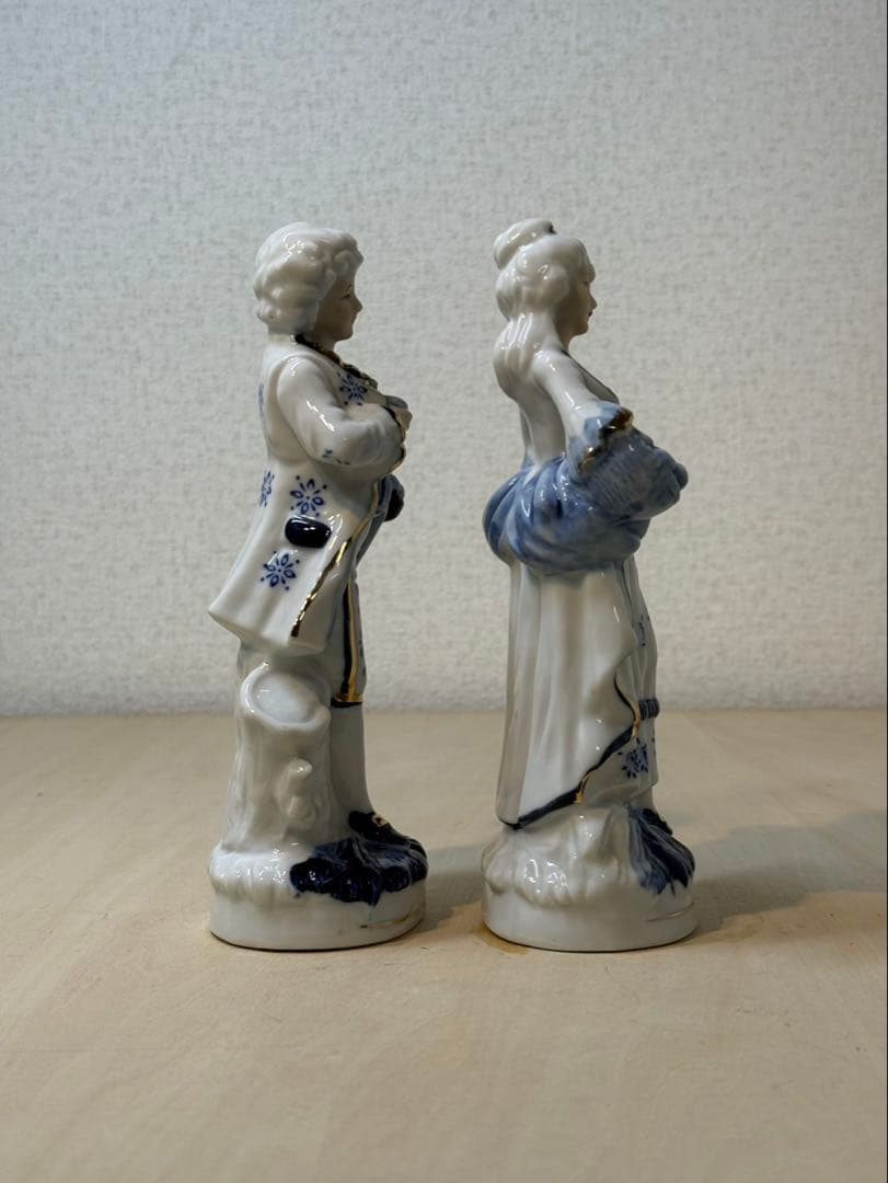 男女の陶器フィギュアセット