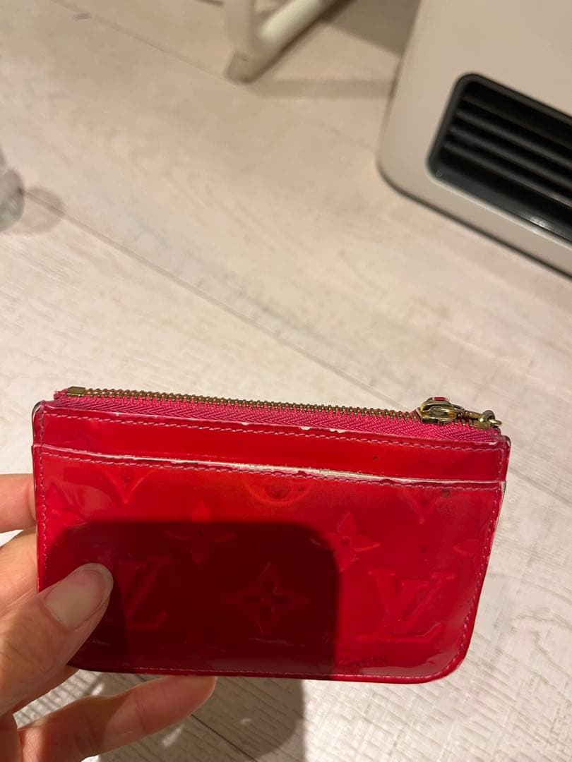 Louis Vuitton ロゴ入りキーケース 濃いピンク