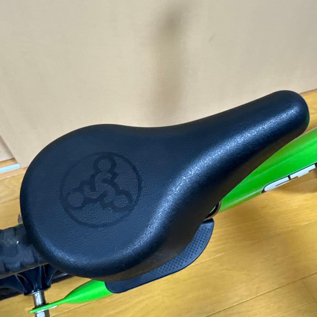 美品 ストライダー 12 スポーツ グリーン 本体