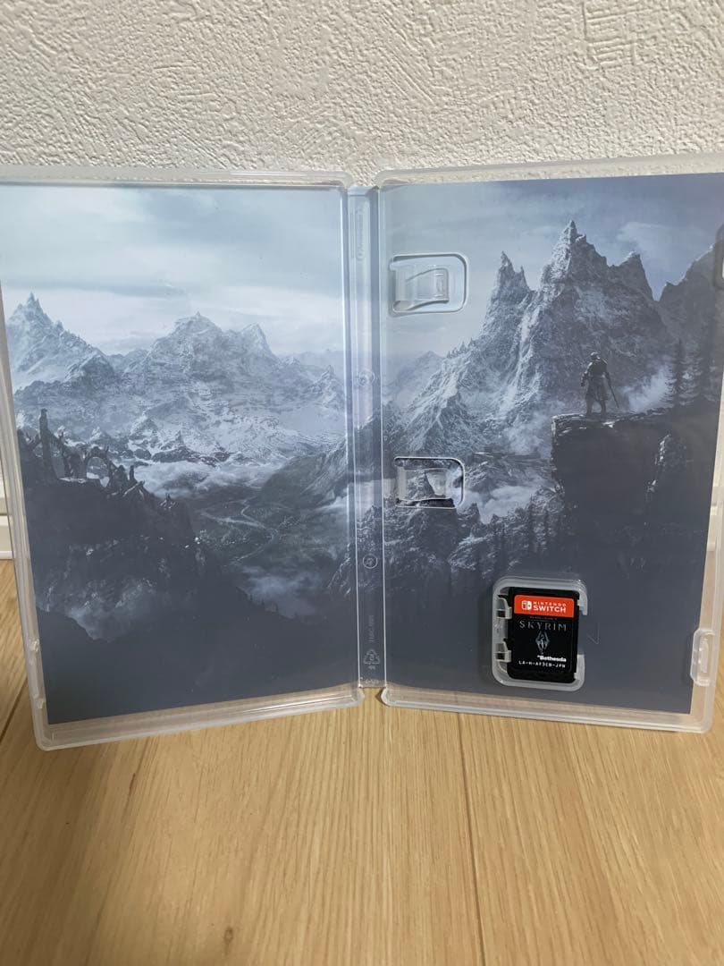 Skyrim (Switch)日本語版ソフト　攻略本セット