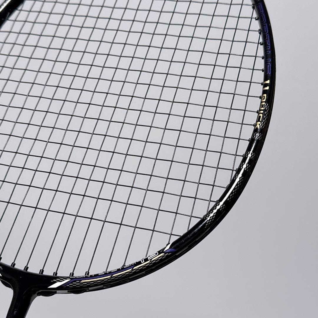 【極美品】Mizuno バドミントンラケット FORTIUS 11 QUICK