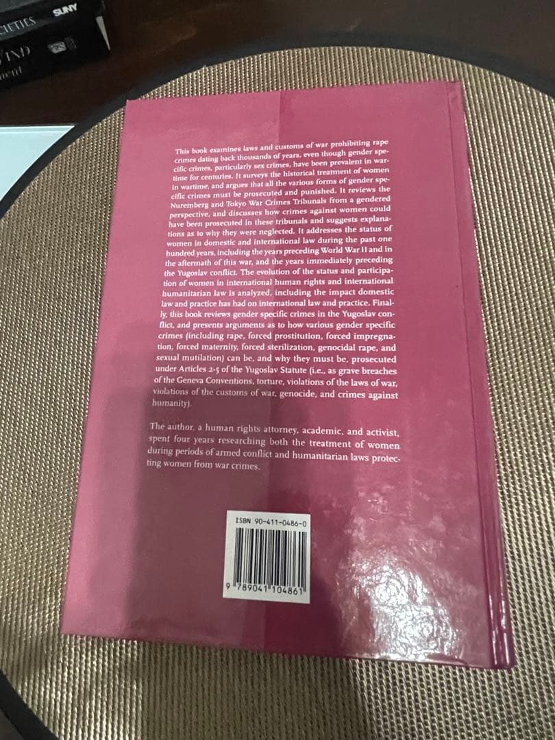 洋書 War Crimes Against Women Kelly Dawn Aski