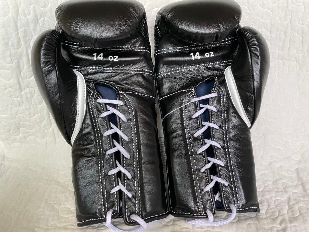 Winning ボクシンググローブ 14oz 黒　紐