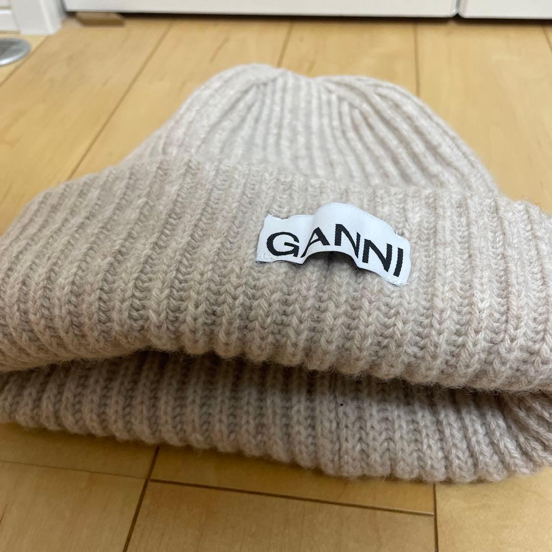 【新品 未使用 タグ付き】 GANNI ニット帽 ベージュ