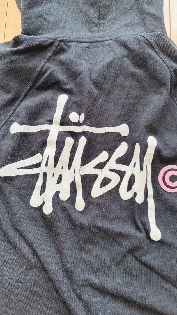 Stussy ブラック ジップアップパーカー