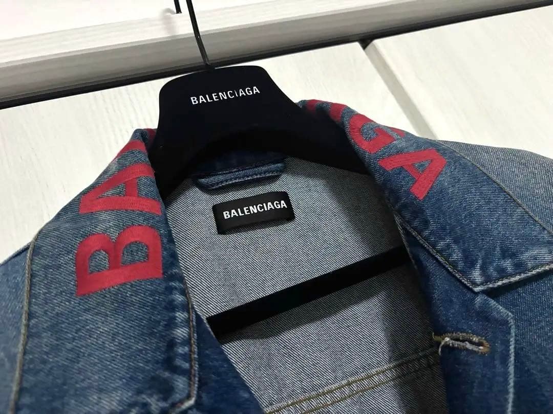 よ*ー様 BALENCIAGA 20SS ネックロゴ 刺繍 44 デニムジャケッ