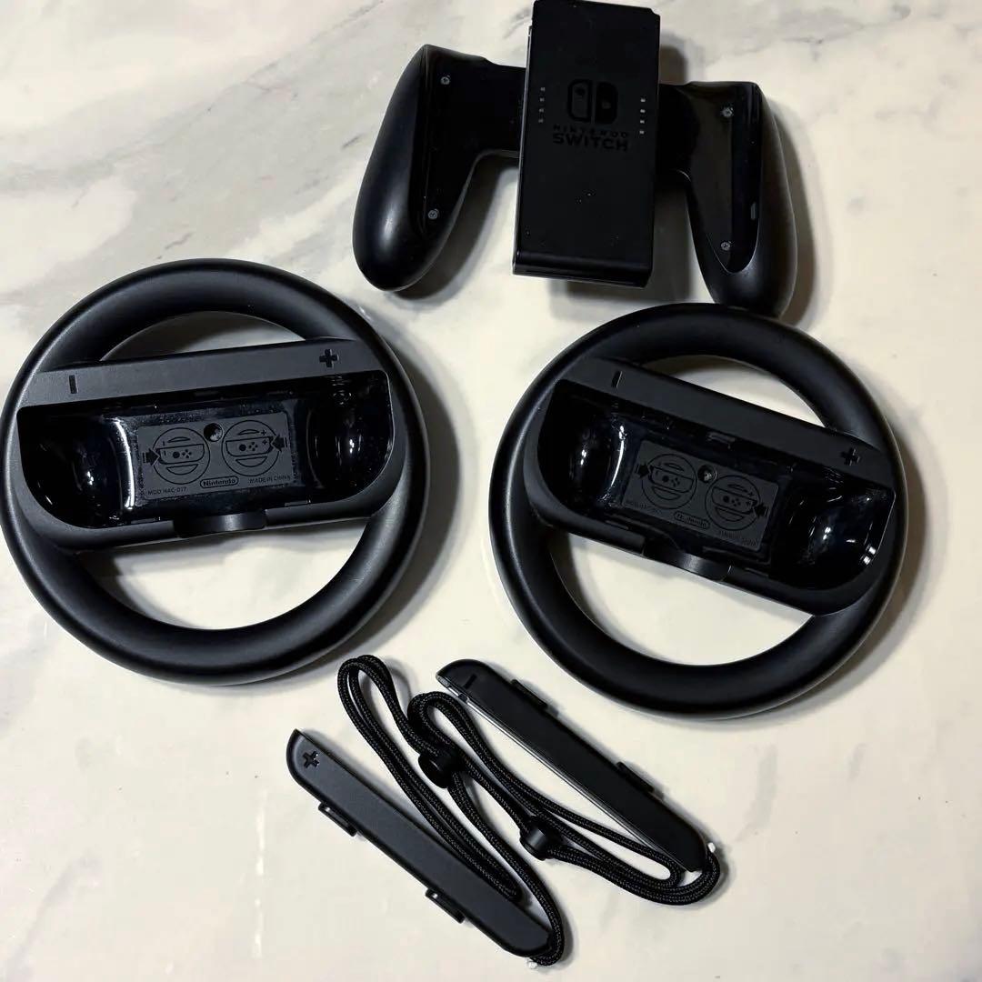 Nintendo Switch 本体+ジョイコン+ドック+ハンドル+ケース