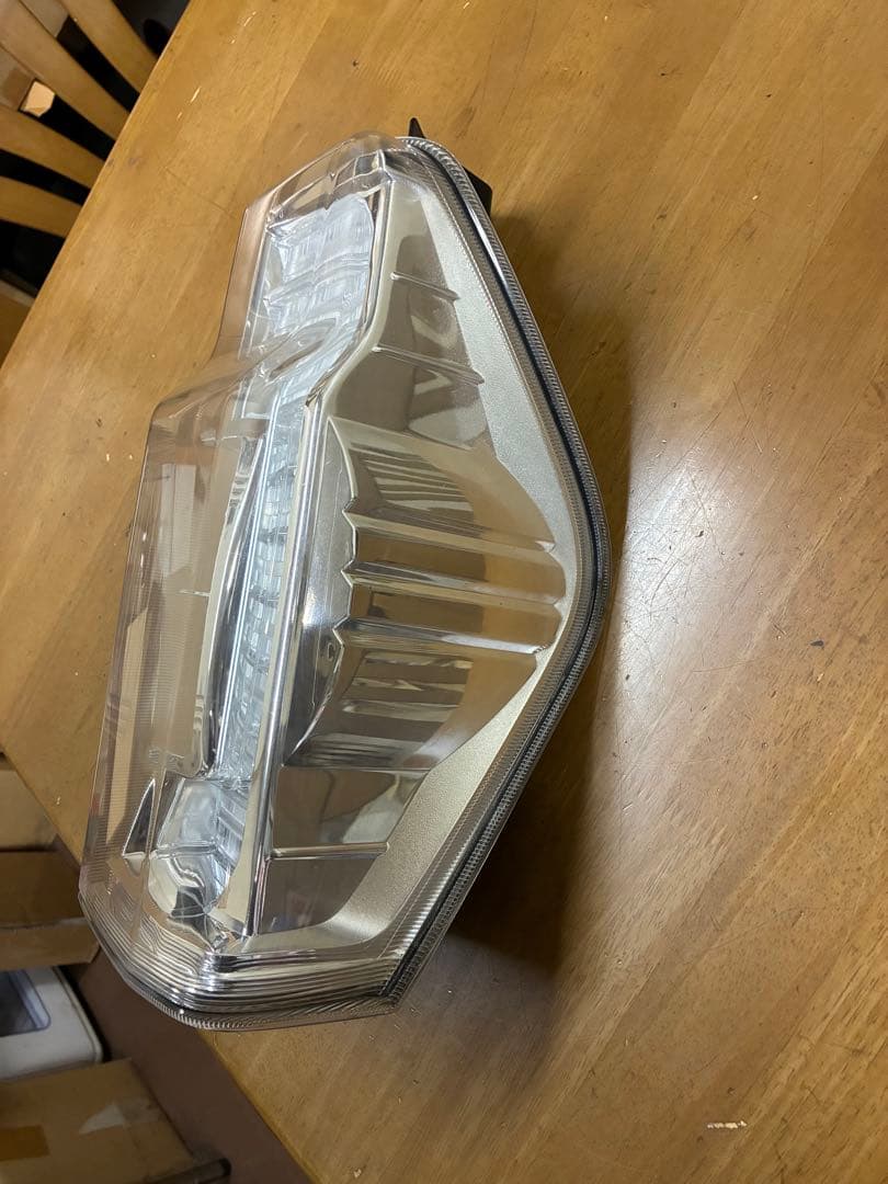 LA 600タントカスタム　テールランプ右