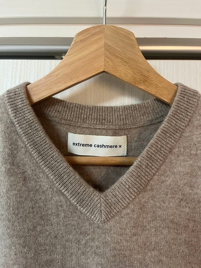 extreme cashmere ベージュ Vネック ニットベスト