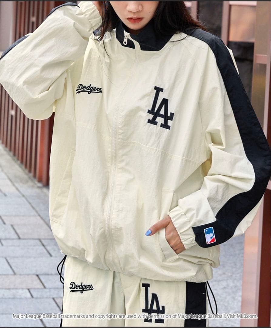 LA Dodgers フルジップジャケット クリーム色　上下セット