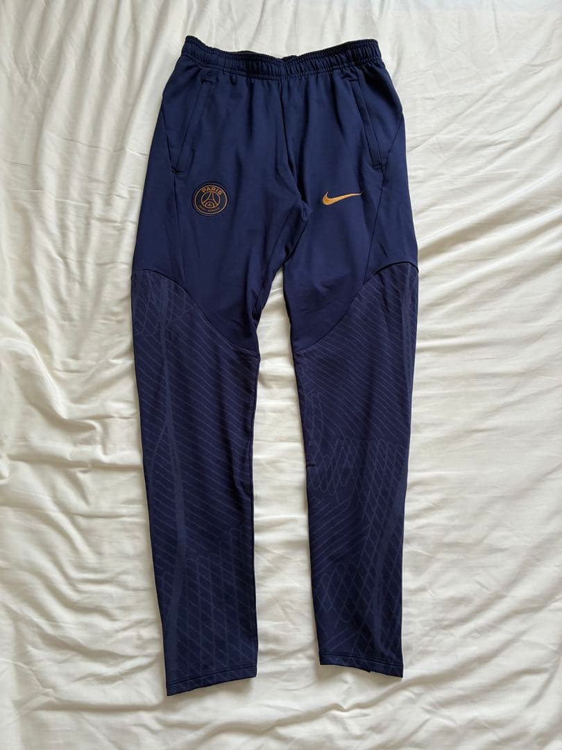 【ほぼ新品】Nike パリ・サンジェルマン トレーニングウェアセット