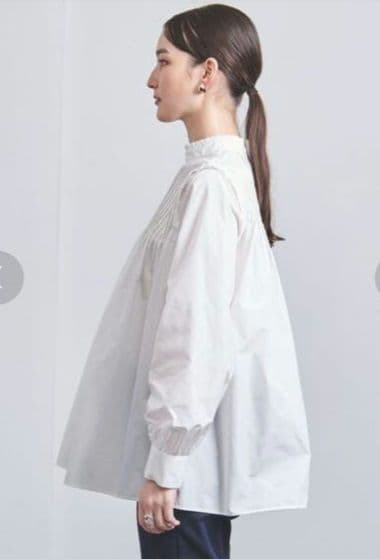 美品UNITED ARROWS Pタフタフリルハイネックブラウス