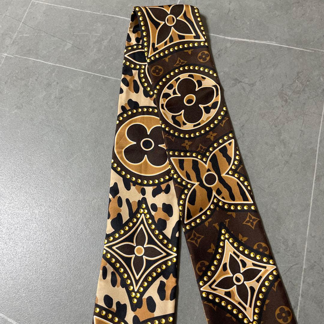 LOUIS VUITTON ルイヴィトンスカーフ　バンドーLVワールド　ブラウン