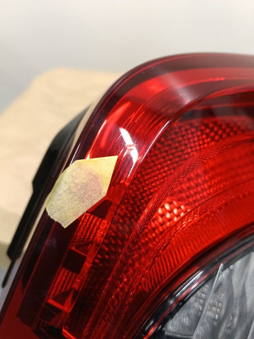 トヨタ RAV4 右テールライトLED 外側
