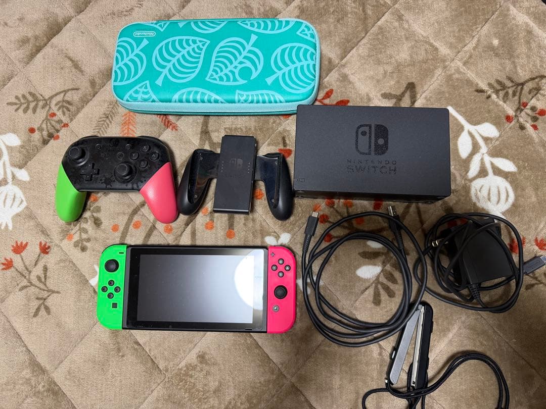 Nintendo Switch 本体（スプラトゥーンモデル）ケース、プロコン付き