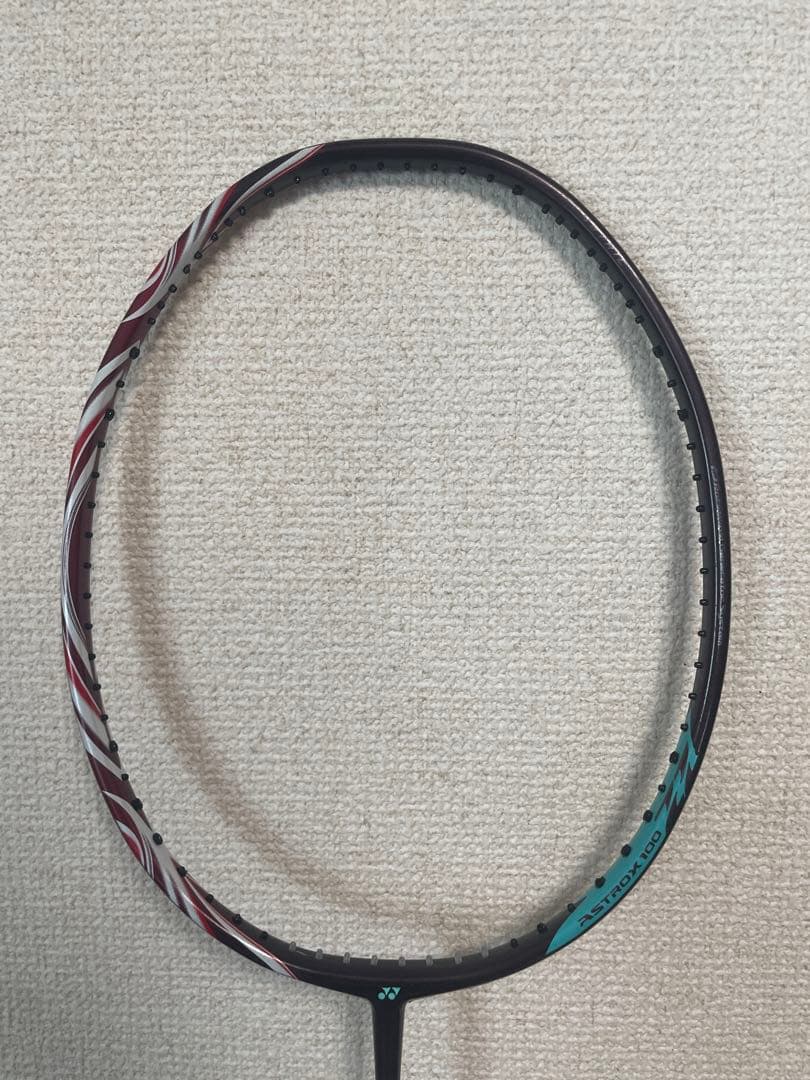 YONEX　アストロクス100ZZ　4UG5