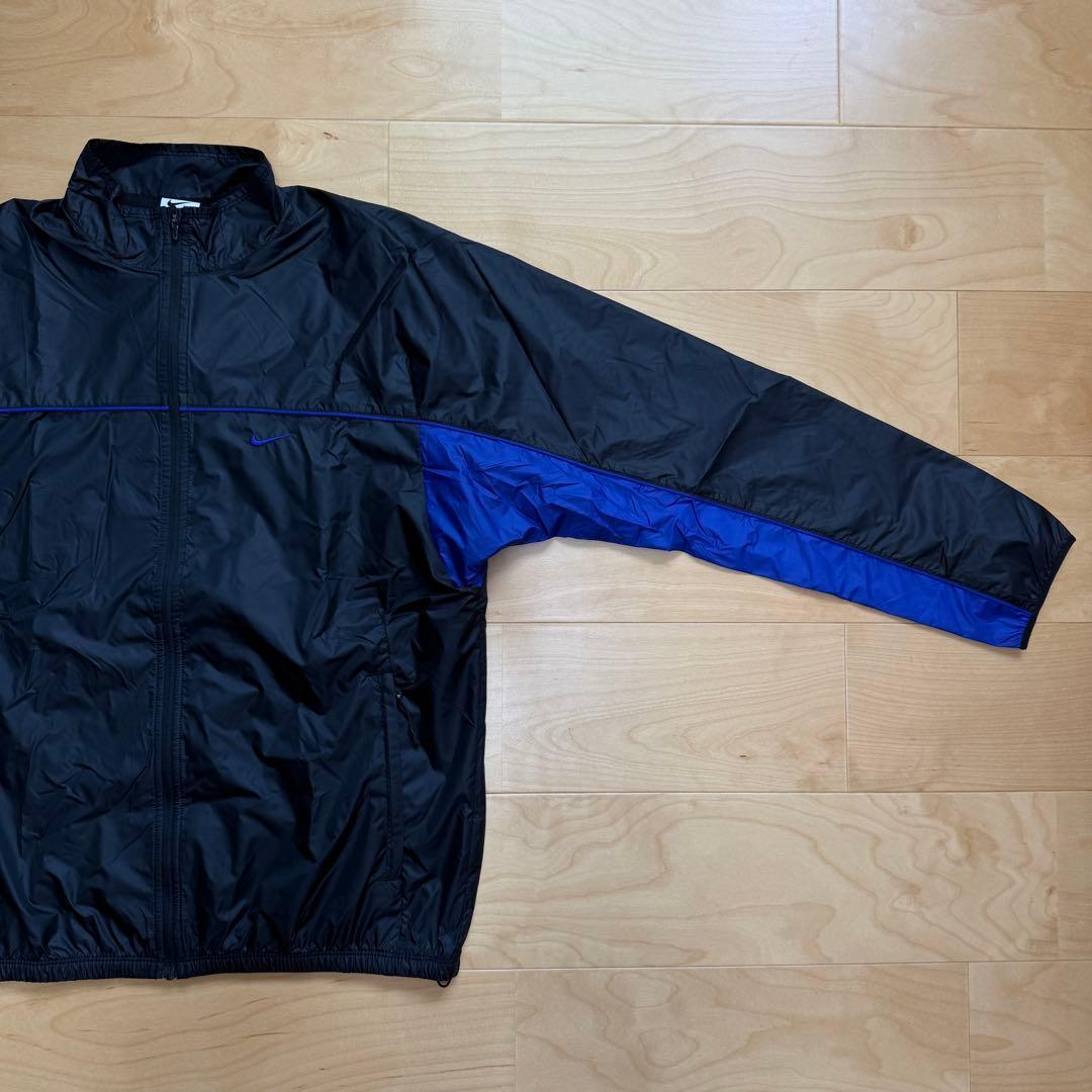 NIKE ランニングジャケット　ウィンドブレーカー　軽量　黒青ブラック　L 新品