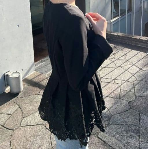 美品 JENNE ジェンヌ ペプラムレース ブラウス 無地 シンプル ブラック
