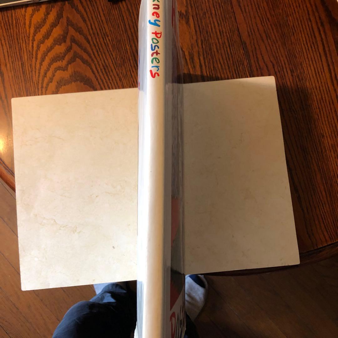 デヴィッドホックー　ポスターズ ISBN O-51 7-5658 4-6￼