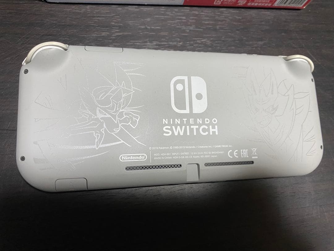 Nintendo Switch Lite ポケモンデザイン