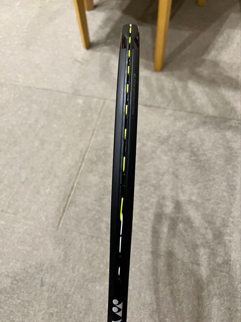YONEX テニスラケット 黒　ヨネックス　レグナ98 310グラム