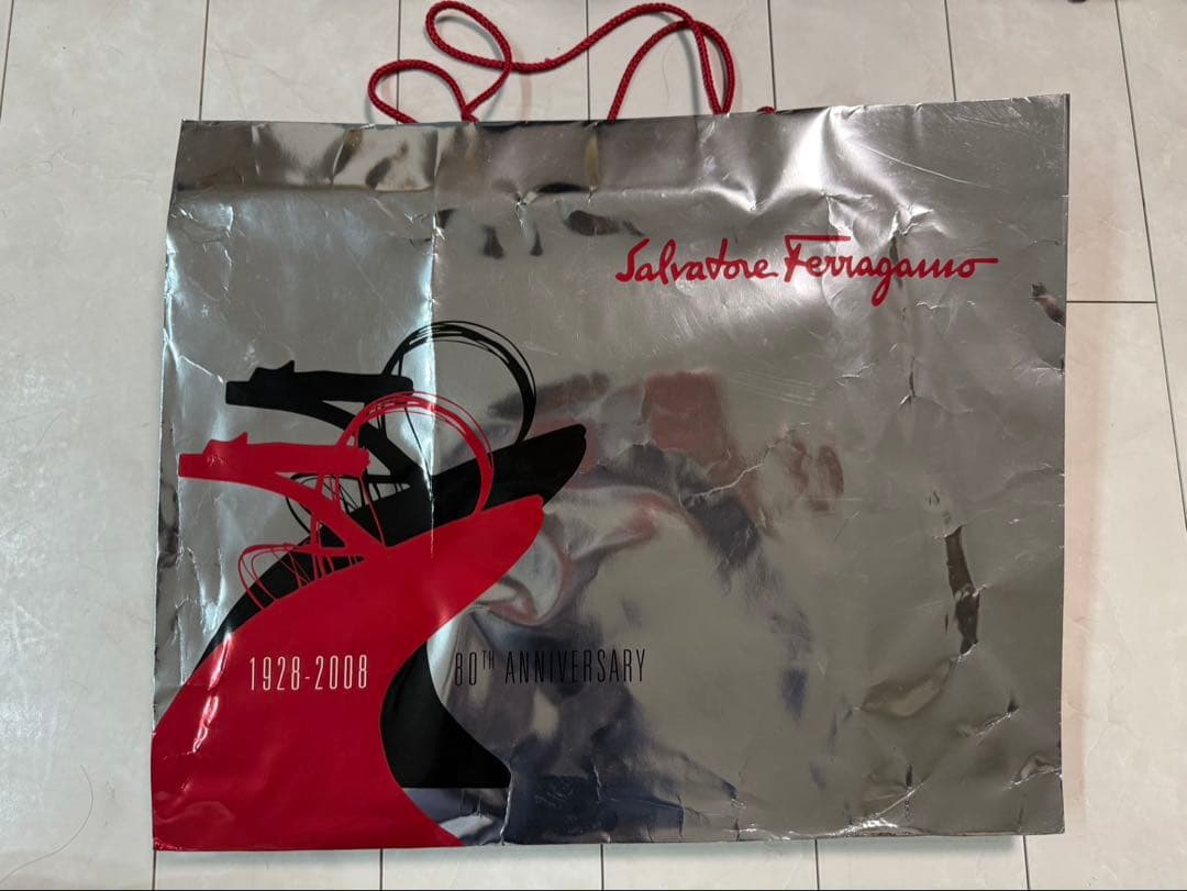 新品 未使用 フェラガモ ヒョウ 花柄 バッグ 布袋付き